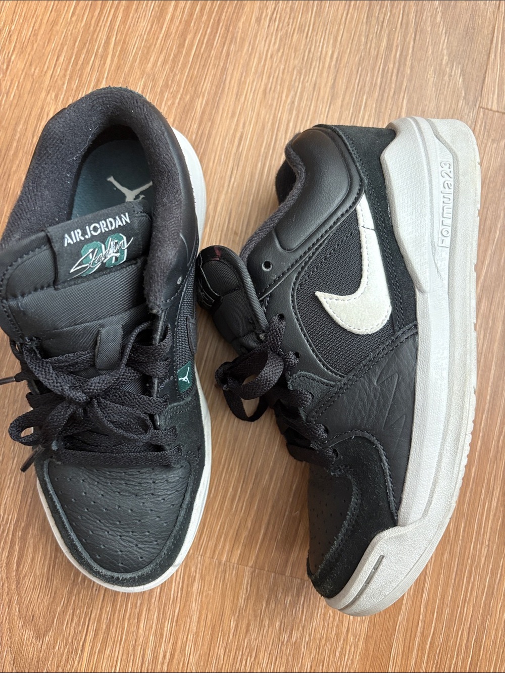 Nike air Jordan Kids Black and White Low-Top Sneakers with Logo